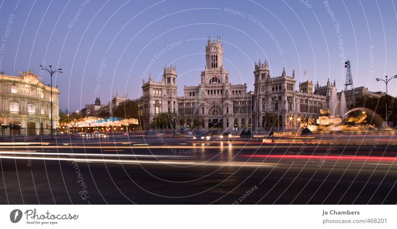 Plaza de la Cibeles Panorama Madrid Spanien Europa Stadt Hauptstadt Stadtzentrum Bauwerk Gebäude Architektur Sehenswürdigkeit Wahrzeichen Straßenverkehr