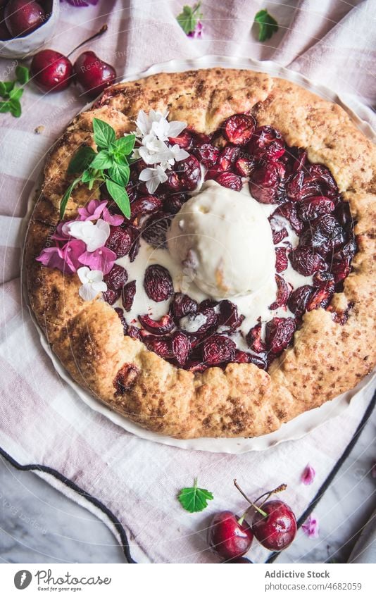 Leckere Kirschgallete mit Eiscreme Kirsche Dessert Speiseeis Konditorei selbstgemacht Küche kulinarisch Kalorie süß natürlich Stil Ernährung Geschmack