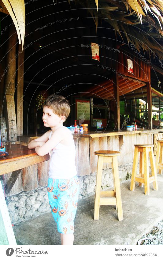 freitag!!! bier her;) cahuita Karibik Ferien & Urlaub & Reisen Tourismus Abenteuer Farbfoto Kind Eltern Freiheit Sohn Fernweh Ausflug Natur Junge Außenaufnahme