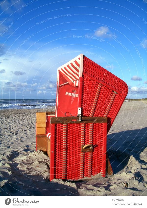 Strandkorb Ahrenshoop Meer rot Ostsee Himmel prince