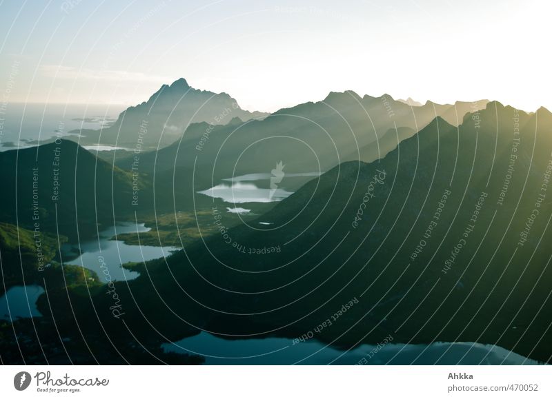 Lofoten II Ferien & Urlaub & Reisen Tourismus Ausflug Abenteuer Ferne Freiheit Natur Landschaft Berge u. Gebirge Bucht Fjord Stimmung Zufriedenheit Ehre Kraft