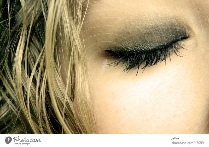 joa ne... Haare & Frisuren Haut Gesicht Schminke Wimperntusche Auge blond Locken schlafen ästhetisch schön Lidschatten Teint Wange eye eyes lash lashes eylash