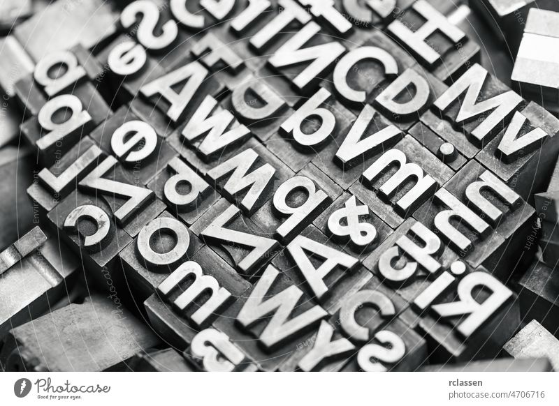 Alte Tippfehler-Leitbuchstaben Alphabet Blei Bleisatz Business drucken Information Journalismus Mitteilungen Brief Magazin Reporter Schriftart Ikon Symbol Text