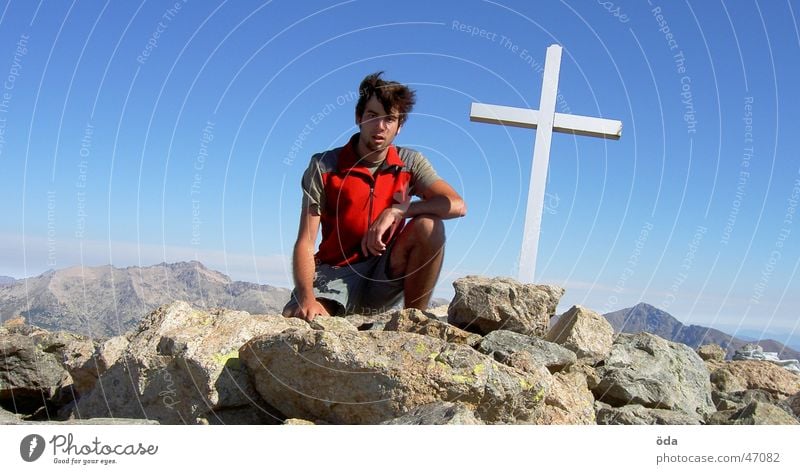 Gipfelsturm am Monte d'Oro Gipfelkreuz Bergsteigen Korsika Monte d'oro Rücken Berge u. Gebirge Klettern gr20