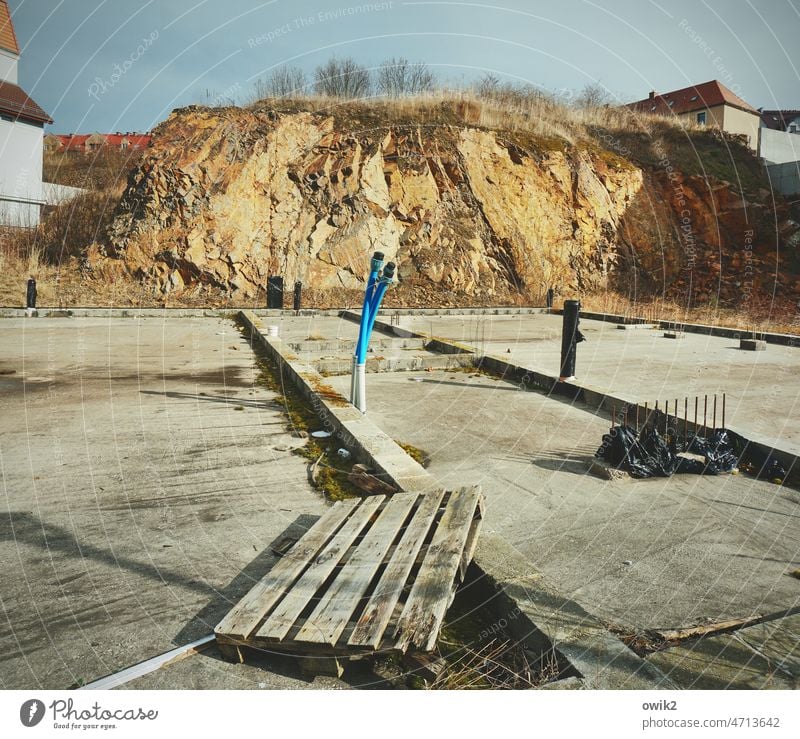 Grundlagenforschung Baustelle Beton Rohr Bauphase bauen vorläufig Bauwerk eckig Außenaufnahme Menschenleer Detailaufnahme Farbfoto Tag ruhig Himmel Arbeitsplatz