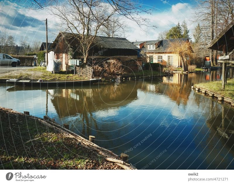 Nasse Straße Lehde Spreewald Brandenburg Uferbefestigung Wasserspiegelung geheimnisvoll Reflexion & Spiegelung Wege & Pfade Gras Uferlinie Flussufer