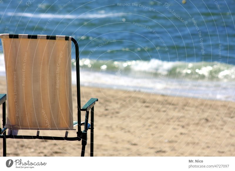 Schöne Aussicht Strand Stuhl Ferien & Urlaub & Reisen Küste Sommer Erholung Sommerurlaub Nordseestrand warm Nordseeküste Klappstuhl Strandleben Sommertag