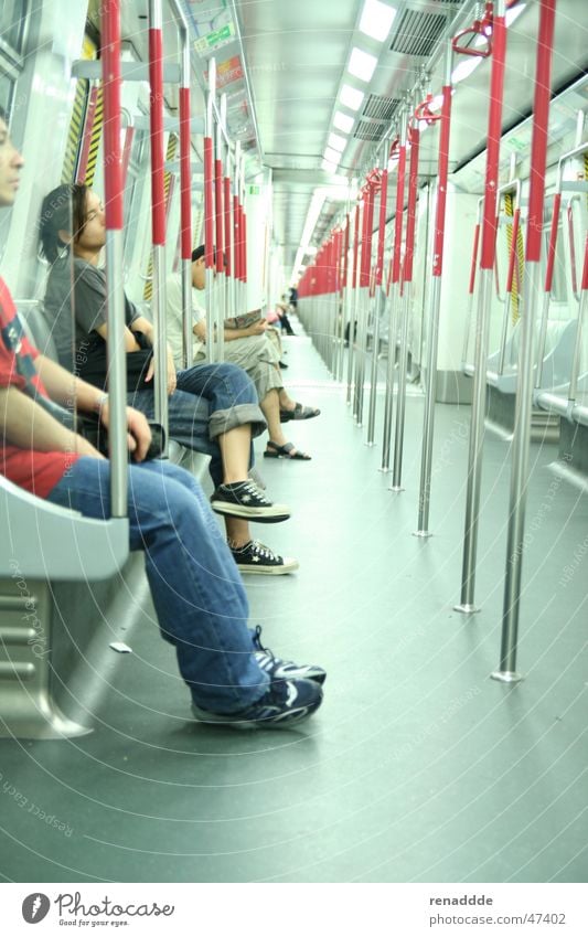 U-Bahn in Hongkong warten