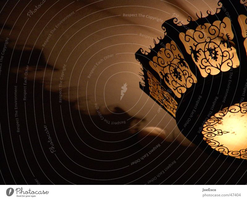 rustikales kneipenlicht Erholung Lampe Gastronomie Wärme schön Physik gemütlich Eindruck Kneipe Rheingau Winzer riesling Licht Schatten