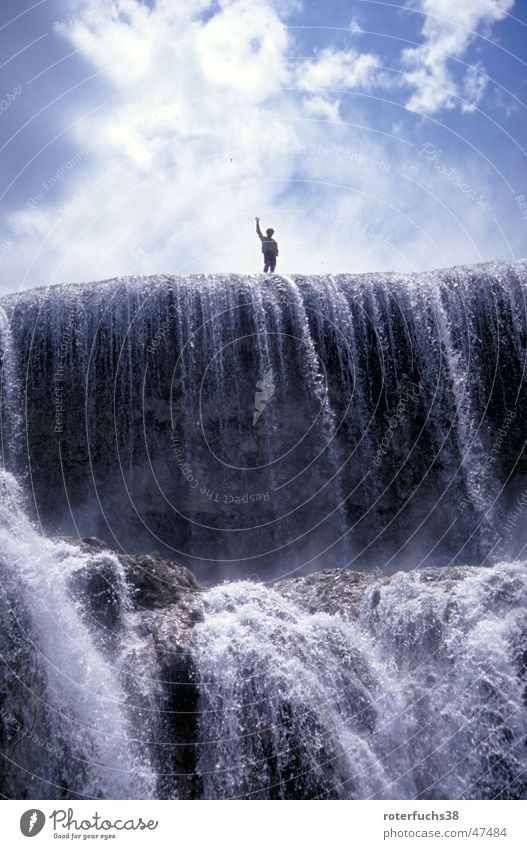 waterfall heroe winken fließen China Chinesisch Panda gefährlich Tibet Außenaufnahme Wasserfall Held blau hinmmel juzhaigou Nationalpark wasserspiel Stein