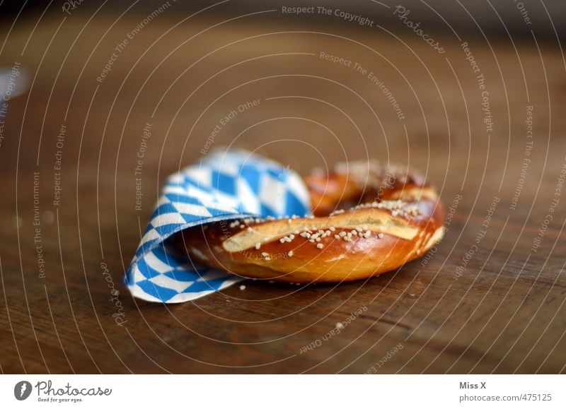 O'zapft is Teigwaren Backwaren Ernährung Mittagessen Büffet Brunch Fastfood Feste & Feiern Oktoberfest lecker herzhaft rustikal Brezel Biertische kariert