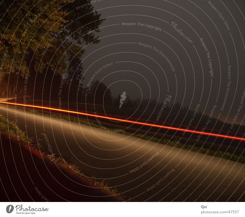 Lichtspur Langzeitbelichtung Nacht Lichtstreifen Straße time exposure night light stripe road