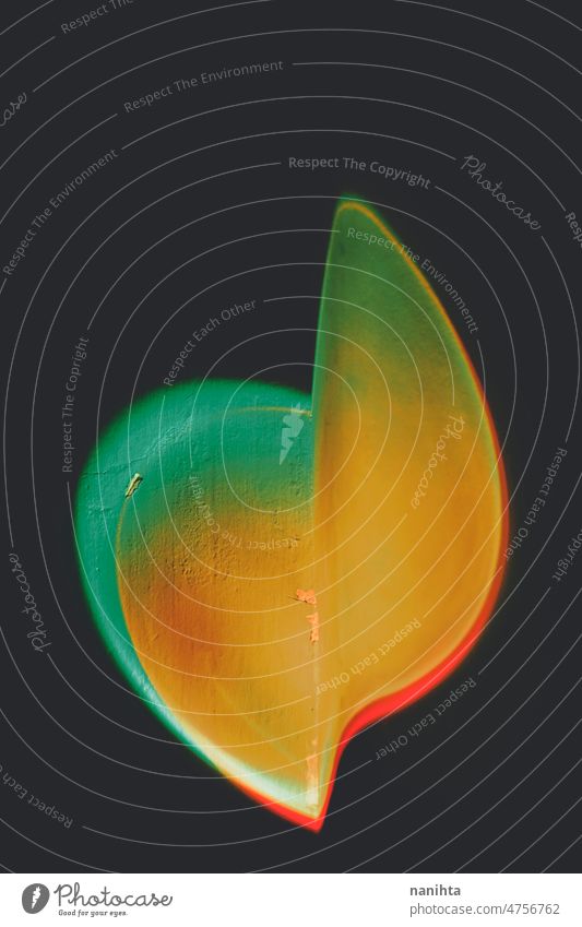 Abstraktes Bild von bunten Formen von Licht gegen schwarzen Hintergrund Farbe Malerei abstrakt farbenfroh intensiv pulsierend dunkel Dunkelheit Synthesizer