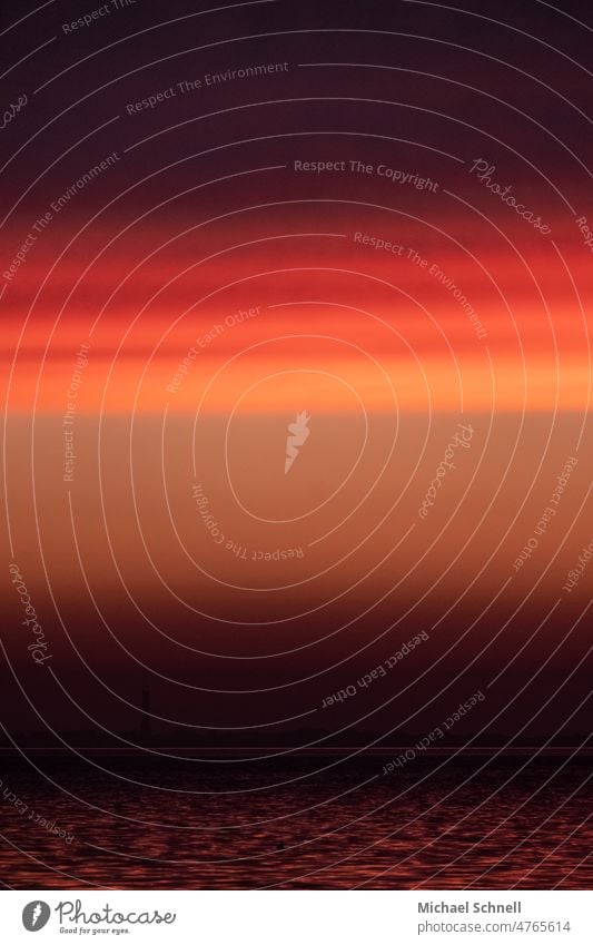 Sonnenuntergang am Meer (Nordsee) Sonnenuntergangshimmel Sonnenuntergangsstimmung Sonnenuntergangslicht Sonnenuntergangsfarben rot orange gelb Wasser