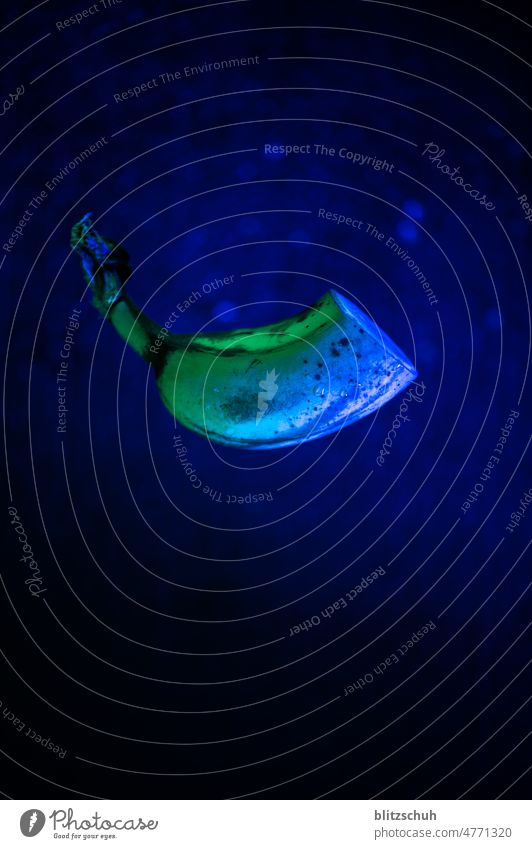 1 Drittel Banane schweben die banane thebanana mehrfarbig light licht lichtspiel knallig colour lecker abstrakt Vegetarische Ernährung Vitamin kunst
