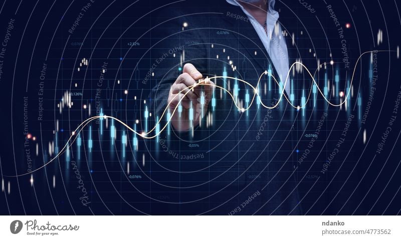 Grafik der Preisentwicklung und der Indikatoren. Analyse der Indikatoren auf einem virtuellen Bildschirm durch einen Geschäftsmann im Anzug. Wachstum der Geschäftsindikatoren, hoher Gewinn