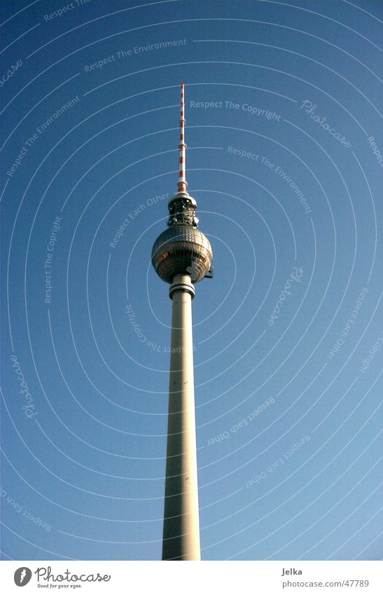 Berliner Fernsehturm Turm hoch towers fernsehruerme television tower television towers Farbfoto