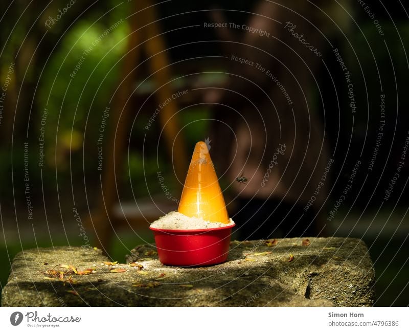 Sandspielzeug Spielzeug Kinderspiel Kindheit Spielen Kindheitserinnerung Freizeit & Hobby Fliege Eis Sonnenstrahlen Kindergarten Spielplatz Kleinkind