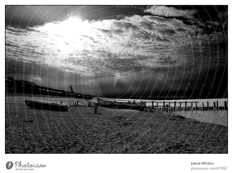 Zingster Strand ruhig Unendlichkeit Ferien & Urlaub & Reisen Meer See Wolken besinnlich Außenaufnahme Himmel Ferne Sand Sonne sonnestrahlen