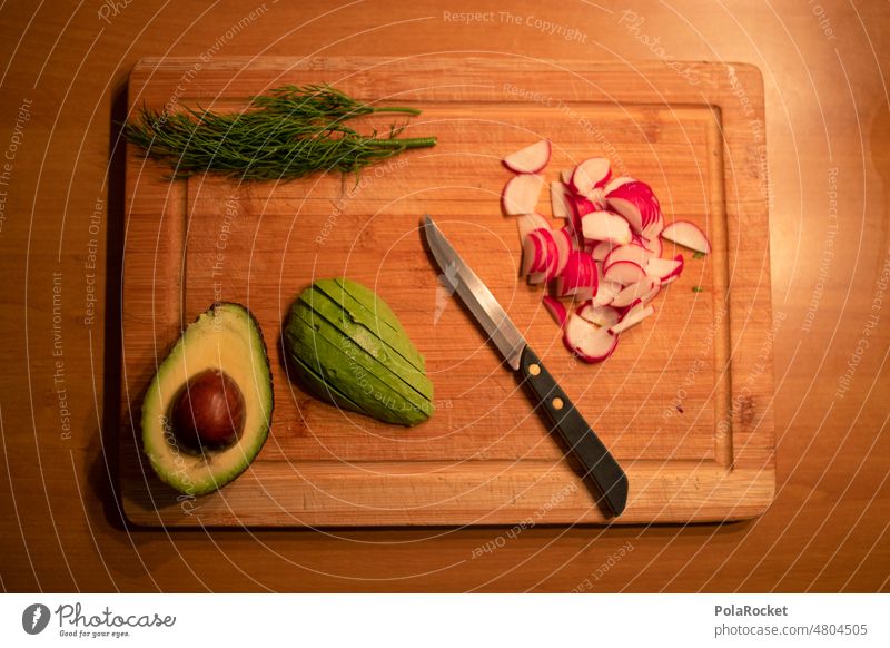 #A0# Radieschensuppe mit Avocado und Dill Messer lecker Essen Essen zubereiten Vegane Ernährung vegan basisch Vegetarische Ernährung vegetarisch Farbfoto