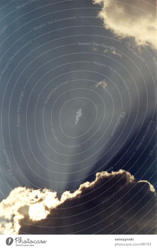 lichtfächer Wolken Licht Durchbruch Himmel gewaltig Sonne blau