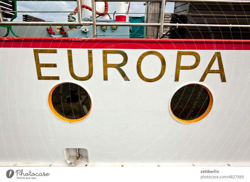 Europa alt gewässer historisch kleinstadt mecklenburg mecklenburg-vorpommern mv müritz müritzsee urban waren schiff wasserfahrzeug bullauge fenster eiropa name