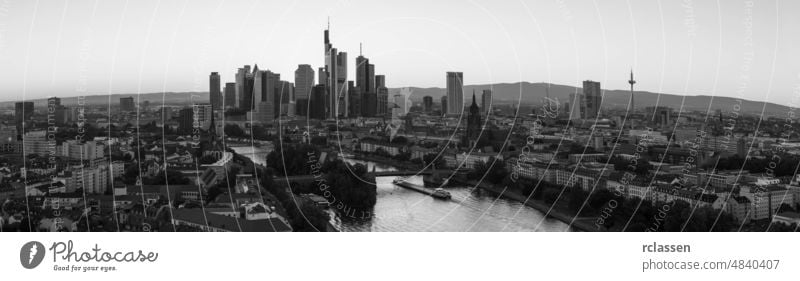 Frankfurt am Main Skyline Panorama Schwarz und weiß Architektur Ausblick Banken brexit Stadtbild Euro Europäische Union ffm Geschäfte Bürogebäude