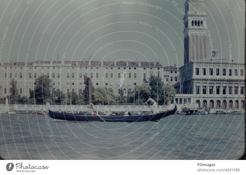 Gandola auf dem Canal Grande in Venedig, Italien Europa großer Kanal Architektur Tourismus reisen berühmt schön venezianisch Wasserstraße Stadtbild historisch