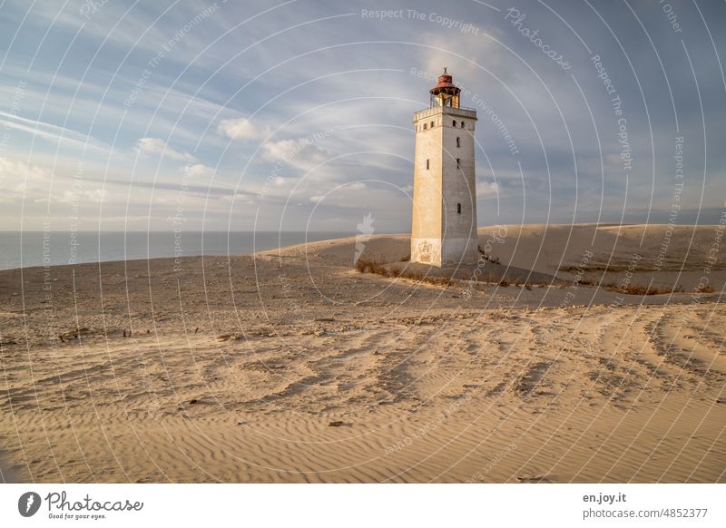 Rubjerg Knude Fyr Wanderdüne Rubjerg Knude Leuchtturm Wahrzeichen Dänemark Düne Nordsee Sehenswürdigkeit Stranddüne Küste Sand Meer Ferien & Urlaub & Reisen