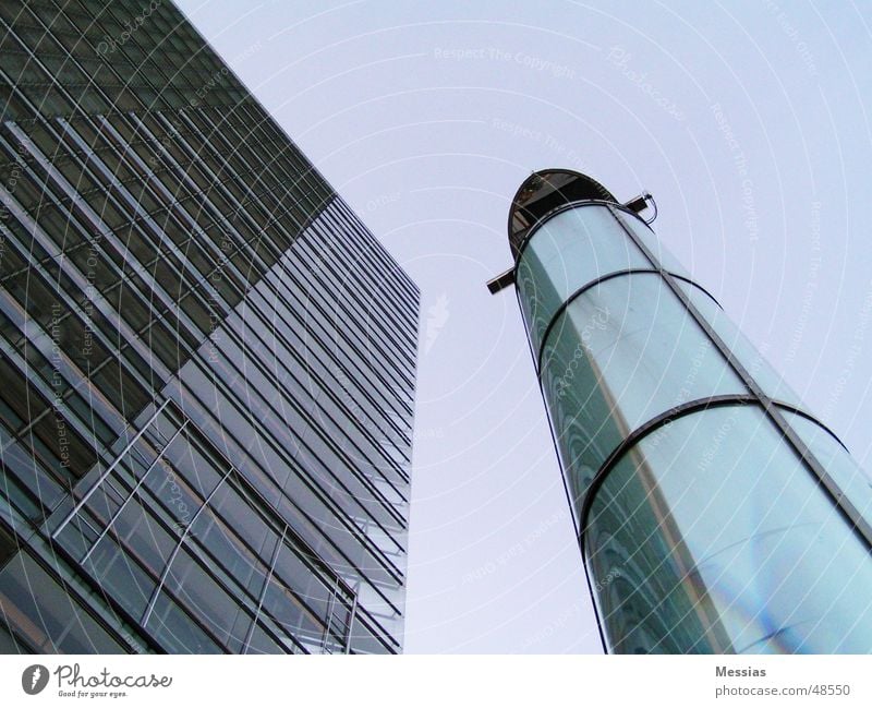 Look Up Gebäude Bürogebäude Glasfassade Fenster Fassade Schornstein Eisenrohr Perspektive modern oben architecture building glass smokestack window windows