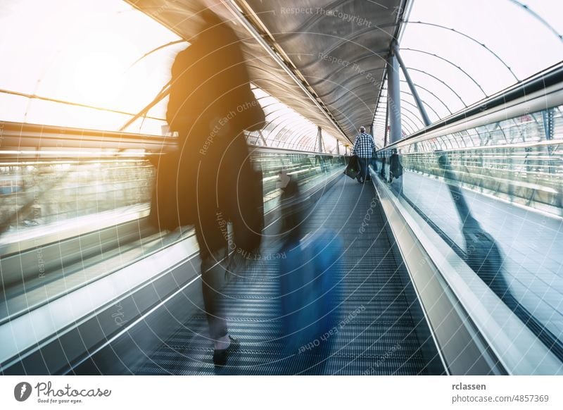 Business Pendler Reisegeschwindigkeit Konzept Architektur Besucher sich[Akk] bewegen Gang Frankfurt am Main Menschen Messe Fairness Handel Menschengruppe Köln