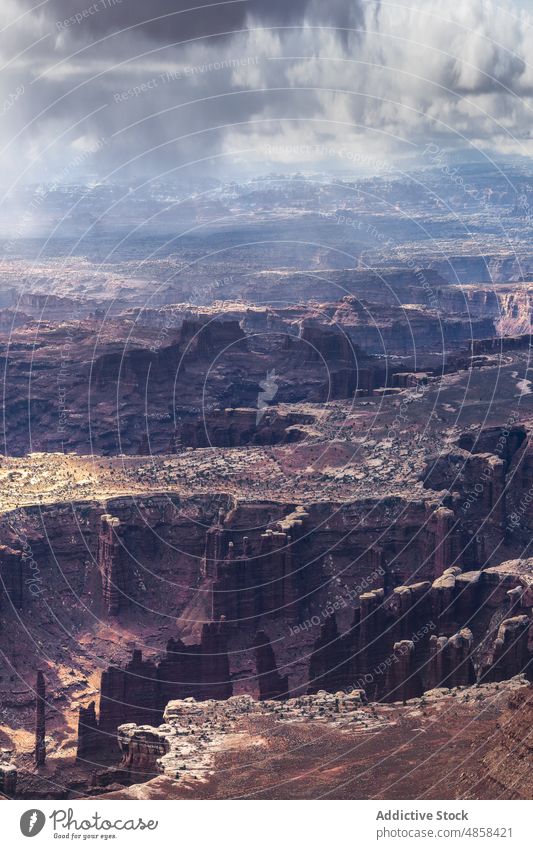 Aussicht auf den Berg von oben Canyonlands Schlucht Klippen Utah Nationalpark Landschaft reisen wüst USA im Freien Natur Antenne trocken Himmel Wildnis Stein