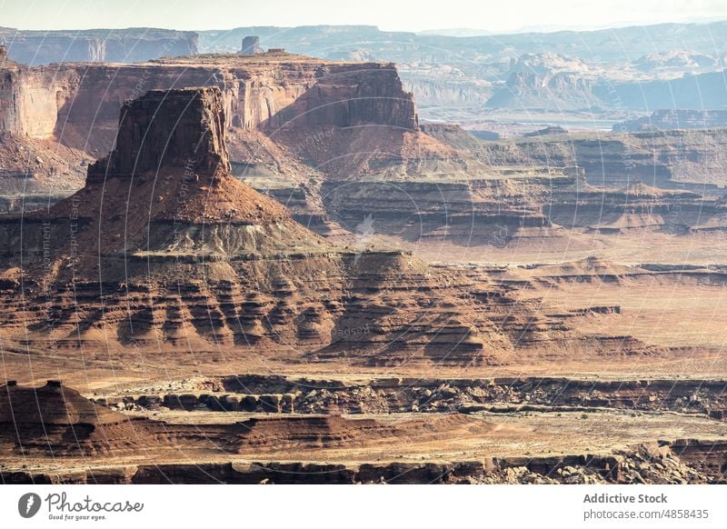 Aussicht auf den Berg von oben Canyonlands Schlucht Klippen Utah Nationalpark Landschaft reisen wüst USA im Freien Natur Denkmal Antenne trocken Wildnis Stein