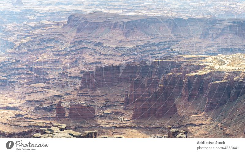 Aussicht auf den Berg von oben Canyonlands Schlucht Klippen Utah Nationalpark Landschaft reisen wüst USA im Freien Natur Denkmal Antenne trocken Wildnis Stein