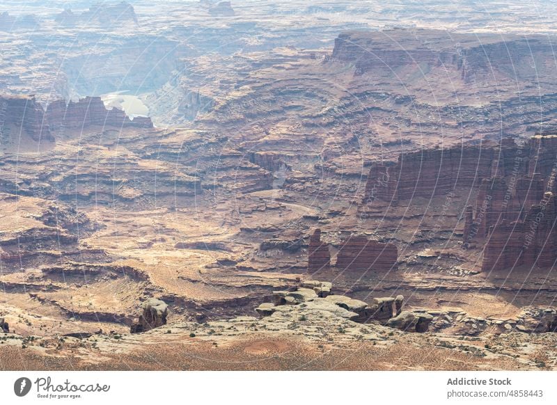 Aussicht auf den Berg von oben Canyonlands Schlucht Klippen Utah Nationalpark Landschaft reisen wüst USA im Freien Natur Denkmal Antenne trocken Wildnis Stein