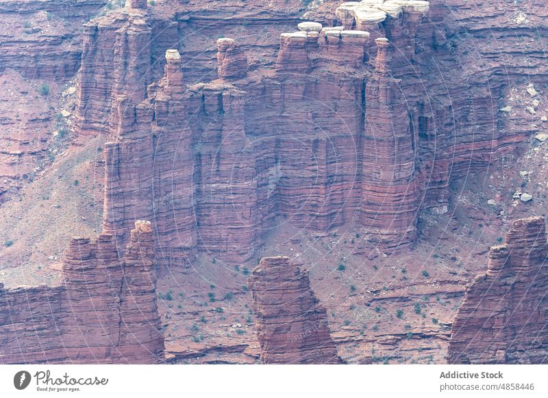 Aussicht auf den Berg von oben Canyonlands Schlucht Klippen Utah Nationalpark Landschaft reisen wüst USA im Freien Natur Denkmal Antenne trocken Wildnis Stein