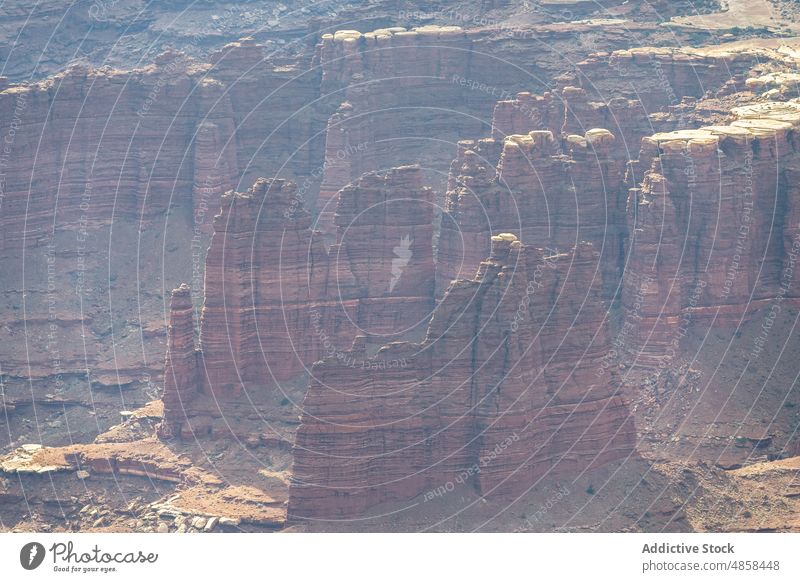 Aussicht auf den Berg von oben Canyonlands Schlucht Klippen Utah Nationalpark Landschaft reisen wüst USA im Freien Natur Denkmal Antenne trocken Wildnis Stein