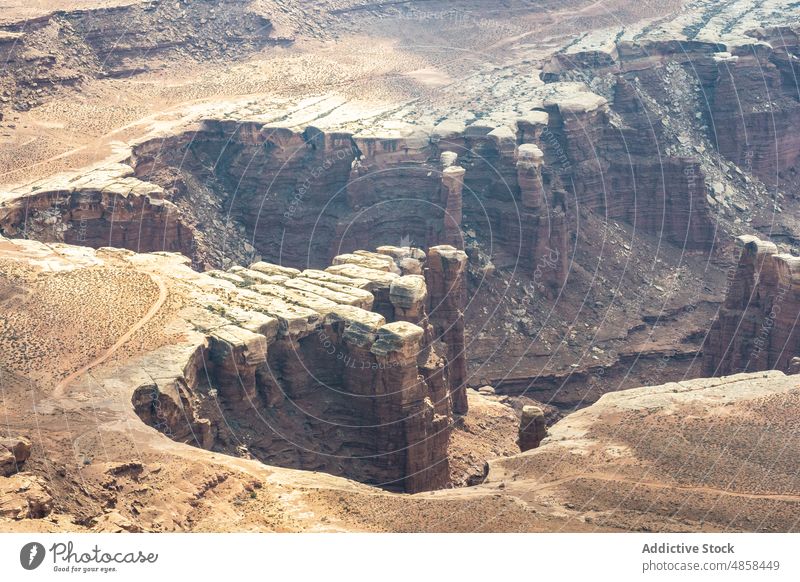 Aussicht auf den Berg von oben Canyonlands Schlucht Klippen Utah Nationalpark Landschaft reisen wüst USA im Freien Natur Denkmal Antenne trocken Wildnis Stein