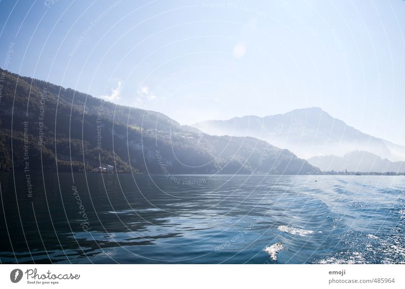 Vierwaldstättersee Umwelt Natur Landschaft Himmel Wolkenloser Himmel Schönes Wetter Wellen See natürlich blau Vierwaldstätter See Schweiz Farbfoto Außenaufnahme