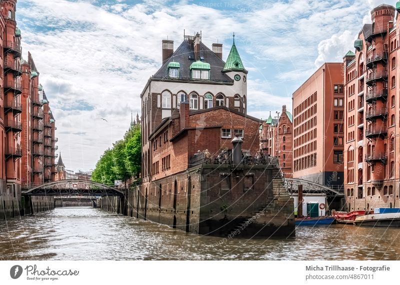 Wasserschloss / Speicherstadt Hamburg Fleet Gebäude Architektur Brücken Weltkulturerbe Backsteinfassade Stadt reisen Städtereise Alte Speicherstadt Urlaub