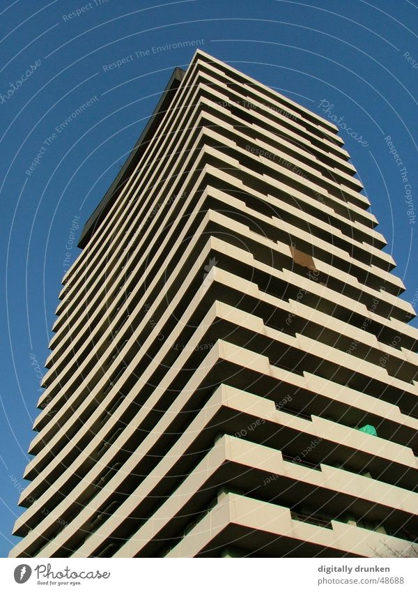 Universum-Center Universum Center Ulm Hochhaus Balkon Stadt Zukunft Gesellschaft (Soziologie) Ladengeschäft Haus streng Himmel Arbeit & Erwerbstätigkeit Linie