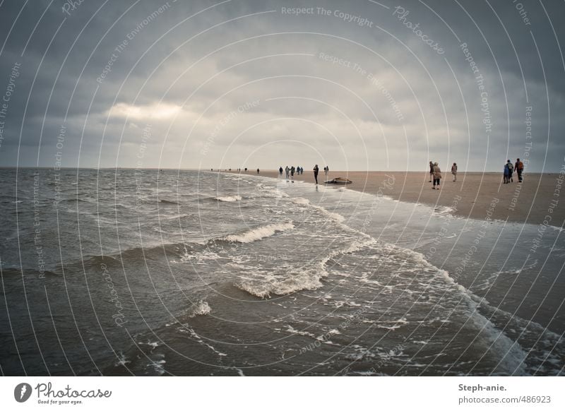 Borkum Ferien & Urlaub & Reisen Sommerurlaub Strand Meer Insel Wellen Wasser Wolken Gewitterwolken Horizont schlechtes Wetter Unwetter Wind Sturm Regen Küste