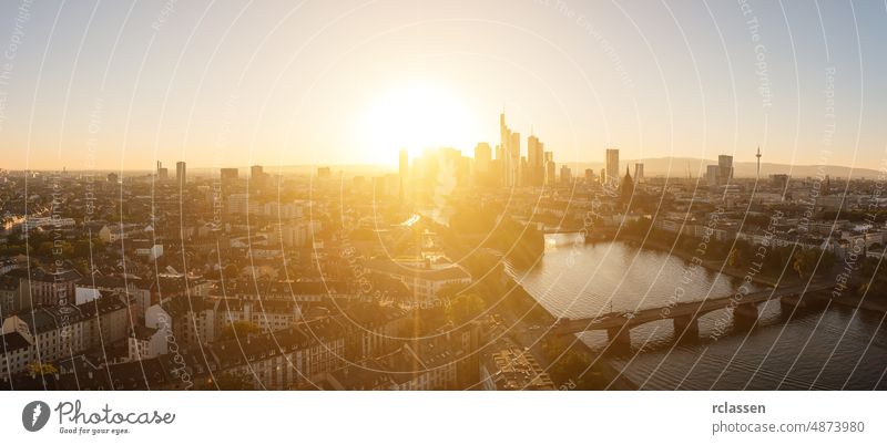 Frankfurt am Main Spätsommerabend-Panorama, Deutschland Architektur Ausblick Banken brexit Stadtbild Euro Europäische Union ffm Geschäfte Bürogebäude