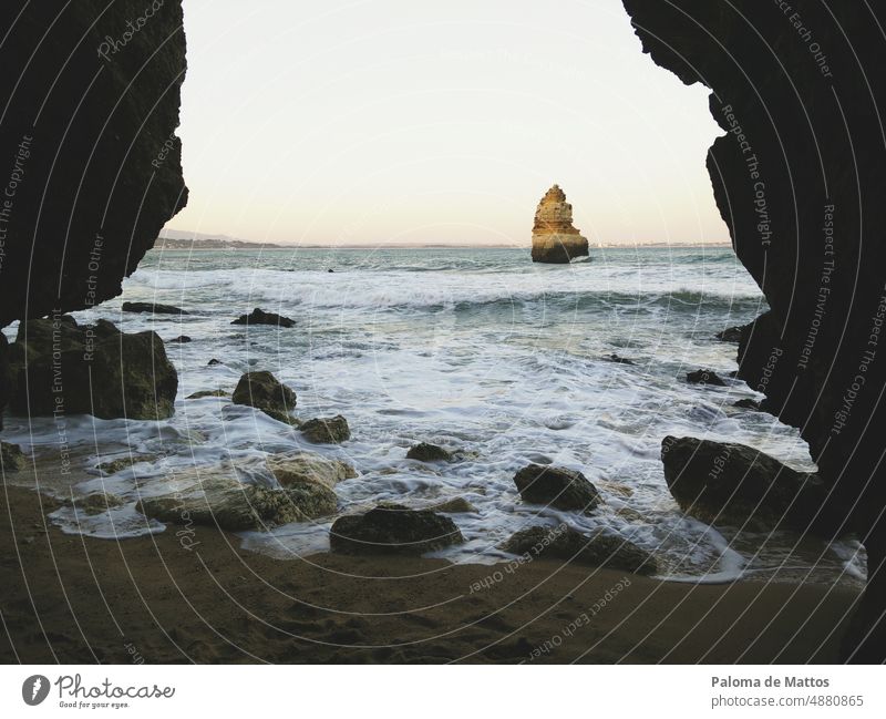 Strand Portugal Lagos Wasser Jahreszeiten Steine Wellen Sonnenuntergang Dämmerung Sommer heiß Paradies Ferien & Urlaub & Reisen Sand Natur Meer Küste blau