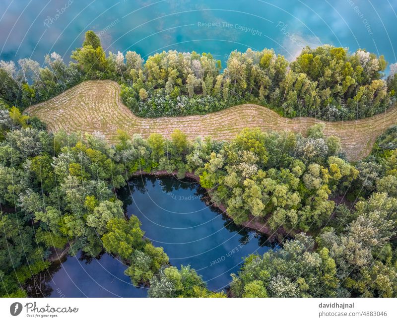 Luftaufnahme des Rohrhofer Sees bei Brühl. Teich Steinbruch rohrhofer see Deutschland Rhein Fluss Sonnenaufgang Morgen Morgendämmerung Panorama panoramisch