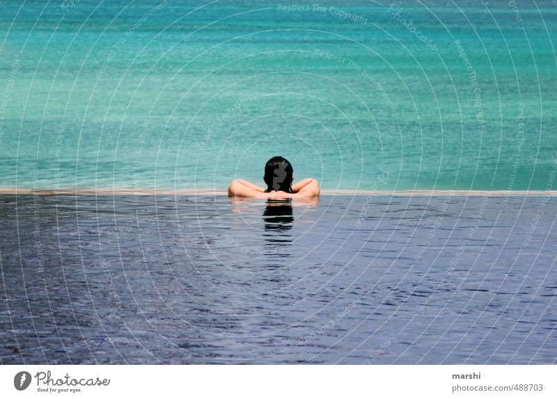 blau in blau Freizeit & Hobby Wassersport Mensch Junge Frau Jugendliche Erwachsene 1 30-45 Jahre Gefühle Schwimmen & Baden Schnorcheln Meer Erholung