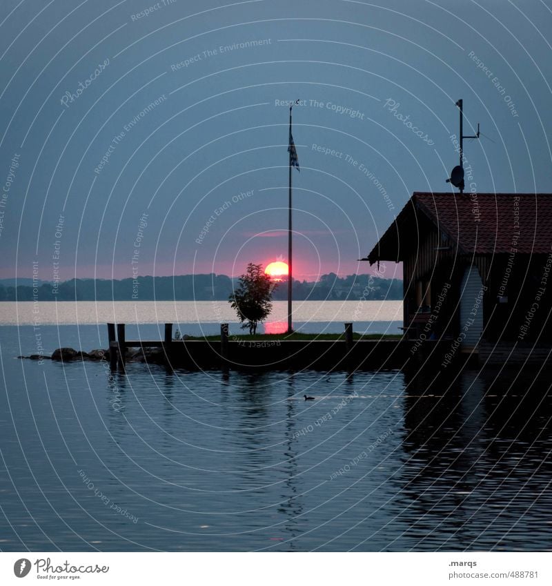 Zum Abend Ausflug Natur Landschaft Urelemente Wasser Himmel Horizont Sonne Sonnenaufgang Sonnenuntergang Sommer Schönes Wetter See Chiemsee Steg Bootshaus