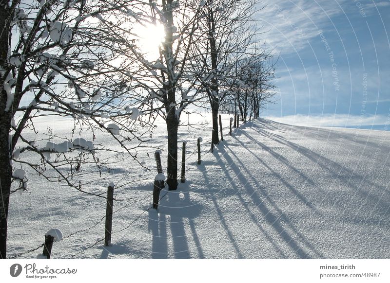 Sonnenuntergang im Gebirge Winter kalt Schnee Frost