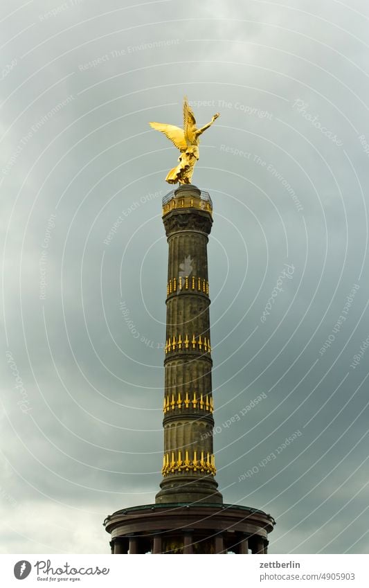 Goldelse / Siegessäule / Großer Stern / Berlin abend baum berlin blattgold denkmal deutschland dämmerung feierabend figur goldelse großer stern hauptstadt