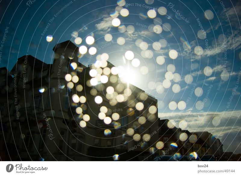 raindrops Haus Gegenlicht Regen Wassertropfen Himmel blau Sonne